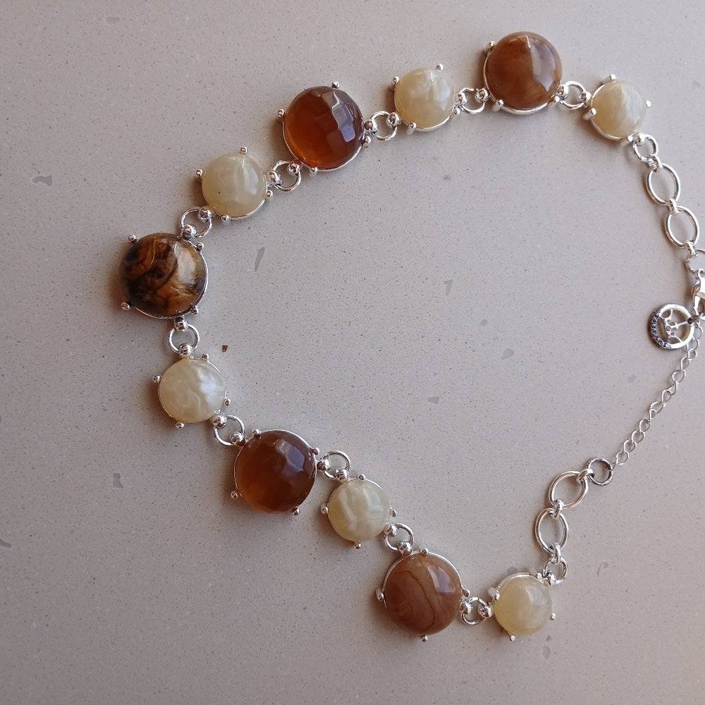 Trifari Vintage  16" Beautiful Necklace. - Picture 5 of 7